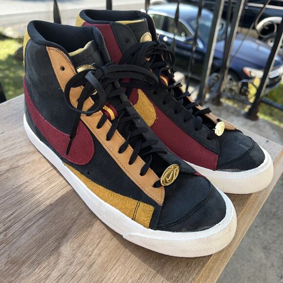 NIKE WOMEN BLAZER MID 77 QS BLACK-TEAM RED-UNIVERSITY GOLD SZ 10.5[CU6442-001]